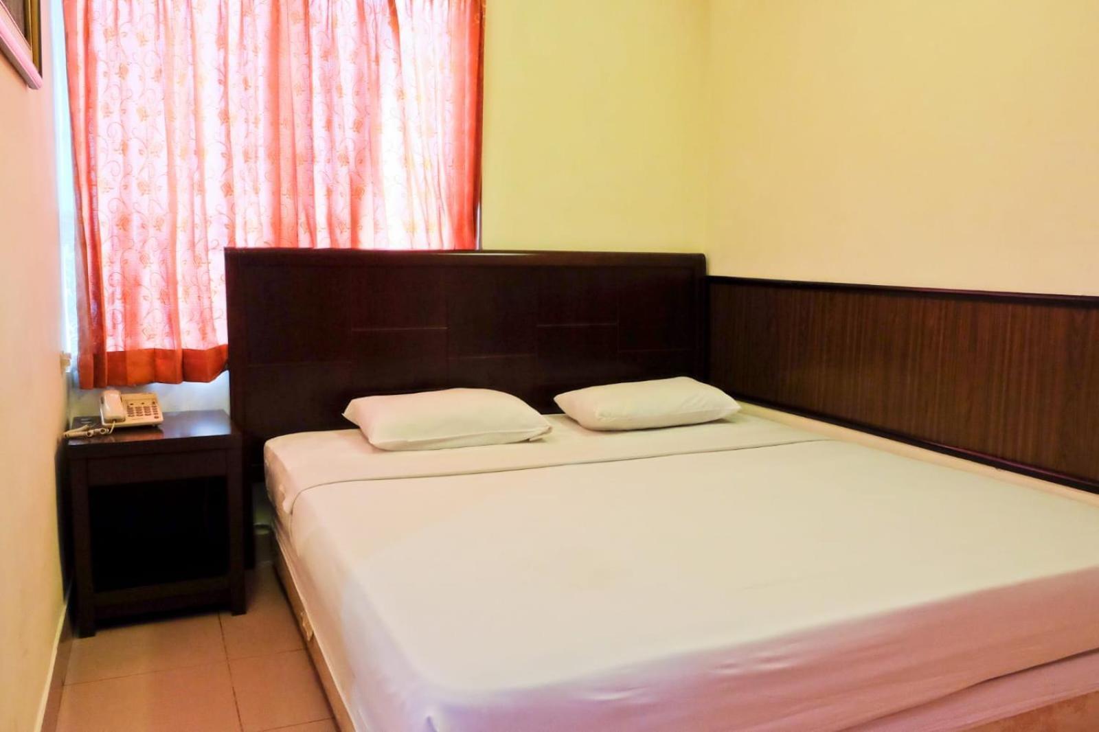 Plaza Hotel Harco Mangga Dua Jakarta Buitenkant foto