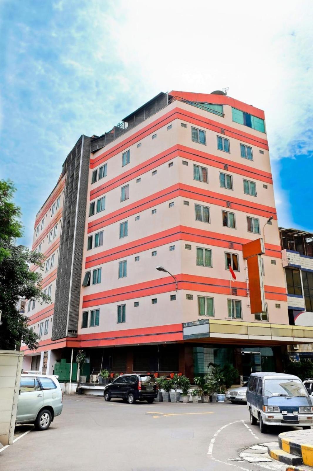 Plaza Hotel Harco Mangga Dua Jakarta Buitenkant foto