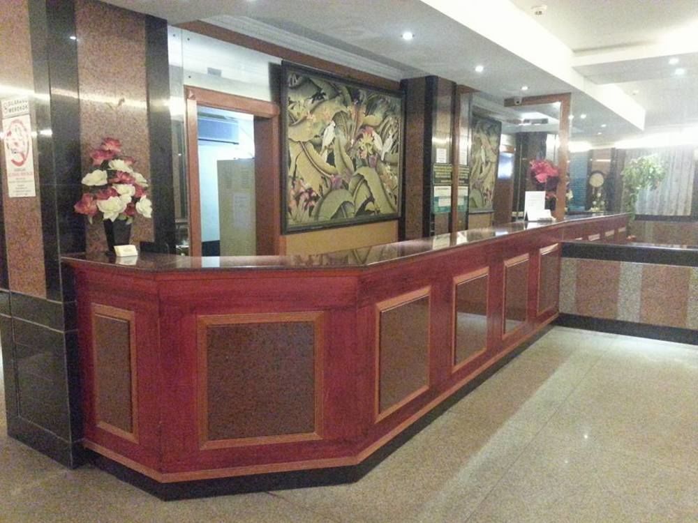 Plaza Hotel Harco Mangga Dua Jakarta Buitenkant foto