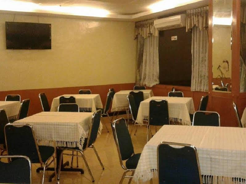 Plaza Hotel Harco Mangga Dua Jakarta Buitenkant foto